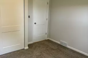 604 W Lee St, Plano, IL 60545 - Photo 9