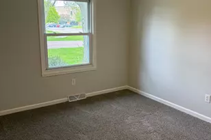 604 W Lee St, Plano, IL 60545 - Photo 7