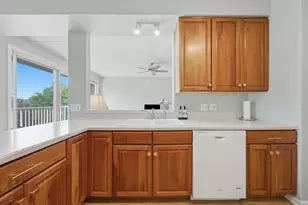 [Address not provided], Park Ridge, IL 60068 - Photo 15