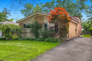 613 Leamington Ave, Wilmette, IL 60091 - Photo 1