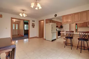 2205 Meadows Dr, Sterling, IL 61081 - Photo 9
