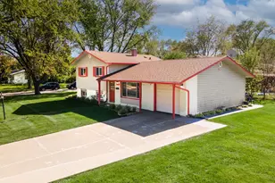 940 Washington Blvd, Hoffman Estates, IL 60169 - Photo 3