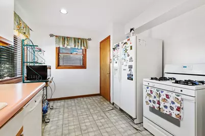 913 E 162nd Place, South Holland, IL 60473 - Photo 9