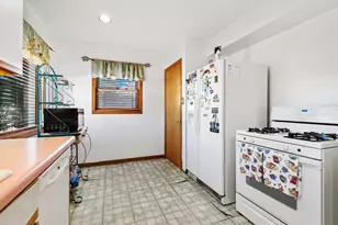 913 E 162nd Pl, South Holland, IL 60473 - Photo 9
