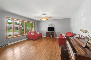 120 W Eisenhower St, Waterman, IL 60556 - Photo 5