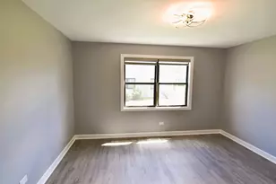 1305 Bamburg Ct, Hanover Park, IL 60133 - Photo 7