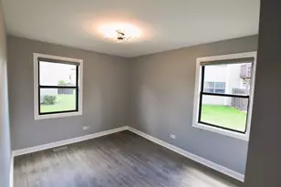 1305 Bamburg Ct, Hanover Park, IL 60133 - Photo 9