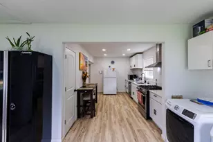 1904 Ezra Ave, Zion, IL 60099 - Photo 9