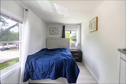 1904 Ezra Avenue, Zion, IL 60099 - Photo 7
