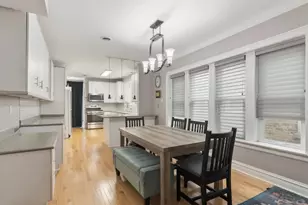 2215 W Arthur Ave, Chicago, IL 60645 - Photo 23