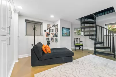 2215 W Arthur Avenue, Chicago, IL 60645 - Photo 17