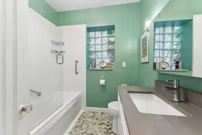 2215 W Arthur Avenue, Chicago, IL 60645 - Photo 15