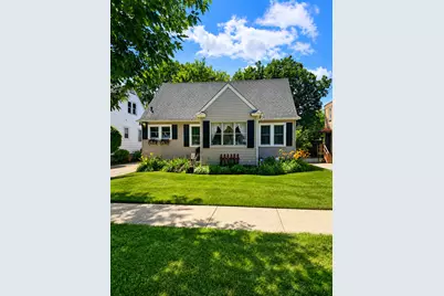 621 Lincoln Avenue, Elgin, IL 60120 - Photo 1