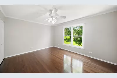 310 Chesterfield Lane, Vernon Hills, IL 60061 - Photo 25