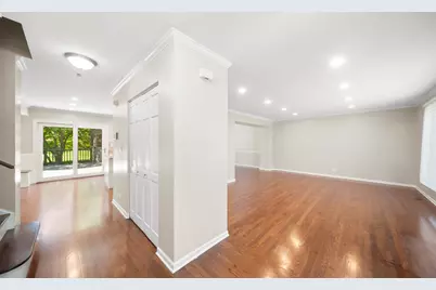 310 Chesterfield Lane, Vernon Hills, IL 60061 - Photo 3