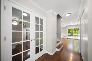 310 Chesterfield Ln, Vernon Hills, IL 60061 - Photo 19