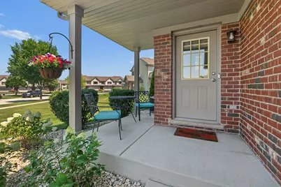 8233 W Chestnut Court, Frankfort, IL 60423 - Photo 3