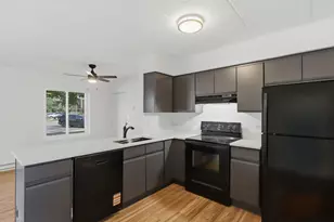 645 N Briar Hill Ln, Addison, IL 60101 - Photo 5