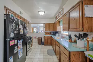 325 S Lodge Ln, Lombard, IL 60148 - Photo 13