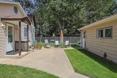 325 S Lodge Lane, Lombard, IL 60148 - Photo 3