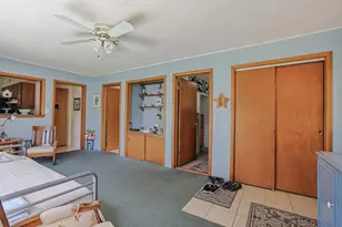 325 S Lodge Ln, Lombard, IL 60148 - Photo 5