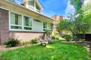 2012 W Estes Ave, Chicago, IL 60645 - Photo 3