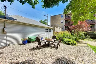 2012 W Estes Ave, Chicago, IL 60645 - Photo 39