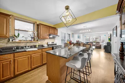 4918 W Winnemac Avenue, Chicago, IL 60630 - Photo 9