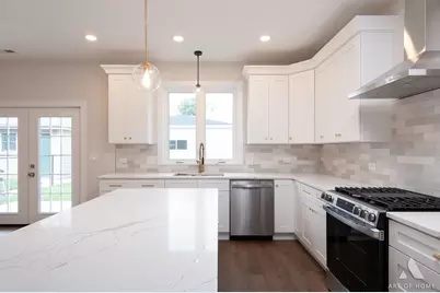 7610 W 60th Place, Summit, IL 60501 - Photo 11