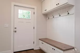 7610 W 60th Pl, Summit, IL 60501 - Photo 5