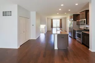406 Prairie Ct, Morton Grove, IL 60053 - Photo 3