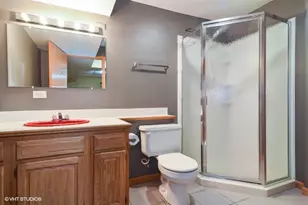 21 Arbor Dr, Streamwood, IL 60107 - Photo 13