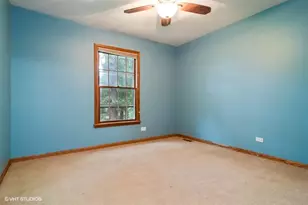 21 Arbor Dr, Streamwood, IL 60107 - Photo 7