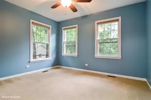 21 Arbor Dr, Streamwood, IL 60107 - Photo 5