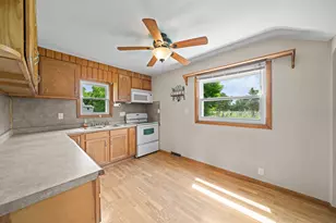 224 Ave H Ave, Rochelle, IL 61068 - Photo 5