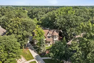 329 Royce Woods Ct, Naperville, IL 60565 - Photo 43