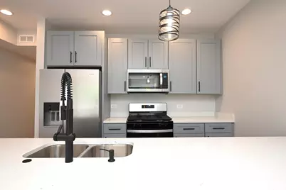 1630 W Thorndale Avenue #1, Chicago, IL 60660 - Photo 9