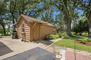 37W961 Bowes Rd, Elgin, IL 60124 - Photo 31