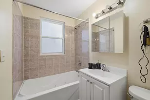 6735 S Eberhart Ave, Chicago, IL 60637 - Photo 27