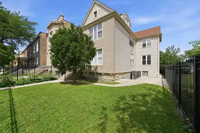 6735 S Eberhart Avenue, Chicago, IL 60637 - Photo 3
