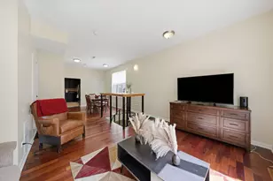 6735 S Eberhart Ave, Chicago, IL 60637 - Photo 11