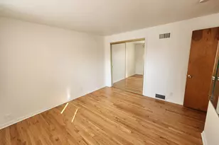 8916 Gross Point Rd, Skokie, IL 60077 - Photo 15