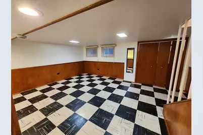 8916 Gross Point Road, Skokie, IL 60077 - Photo 23