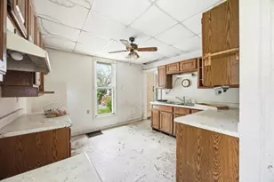 313 E Grant Hwy, Marengo, IL 60152 - Photo 5