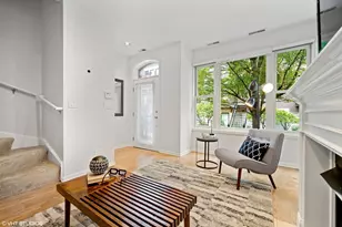 1345 S Indiana Pkwy, Chicago, IL 60605 - Photo 9