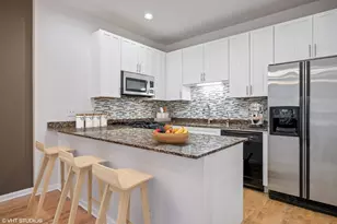 1345 S Indiana Pkwy, Chicago, IL 60605 - Photo 3