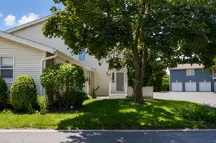 188 Kendall Ct, Bloomingdale, IL 60108 - Photo 1
