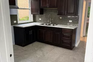 3936 W Cornelia Ave, Chicago, IL 60618 - Photo 7