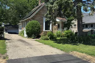 610 McClure Ave, Elgin, IL 60123 - Photo 3