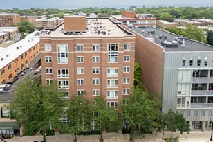 811 Chicago Ave, Evanston, IL 60202 - Photo 1